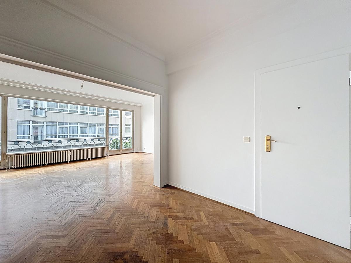 Churchill/Cavell : Superbe appartement 3 chambres + terrasse