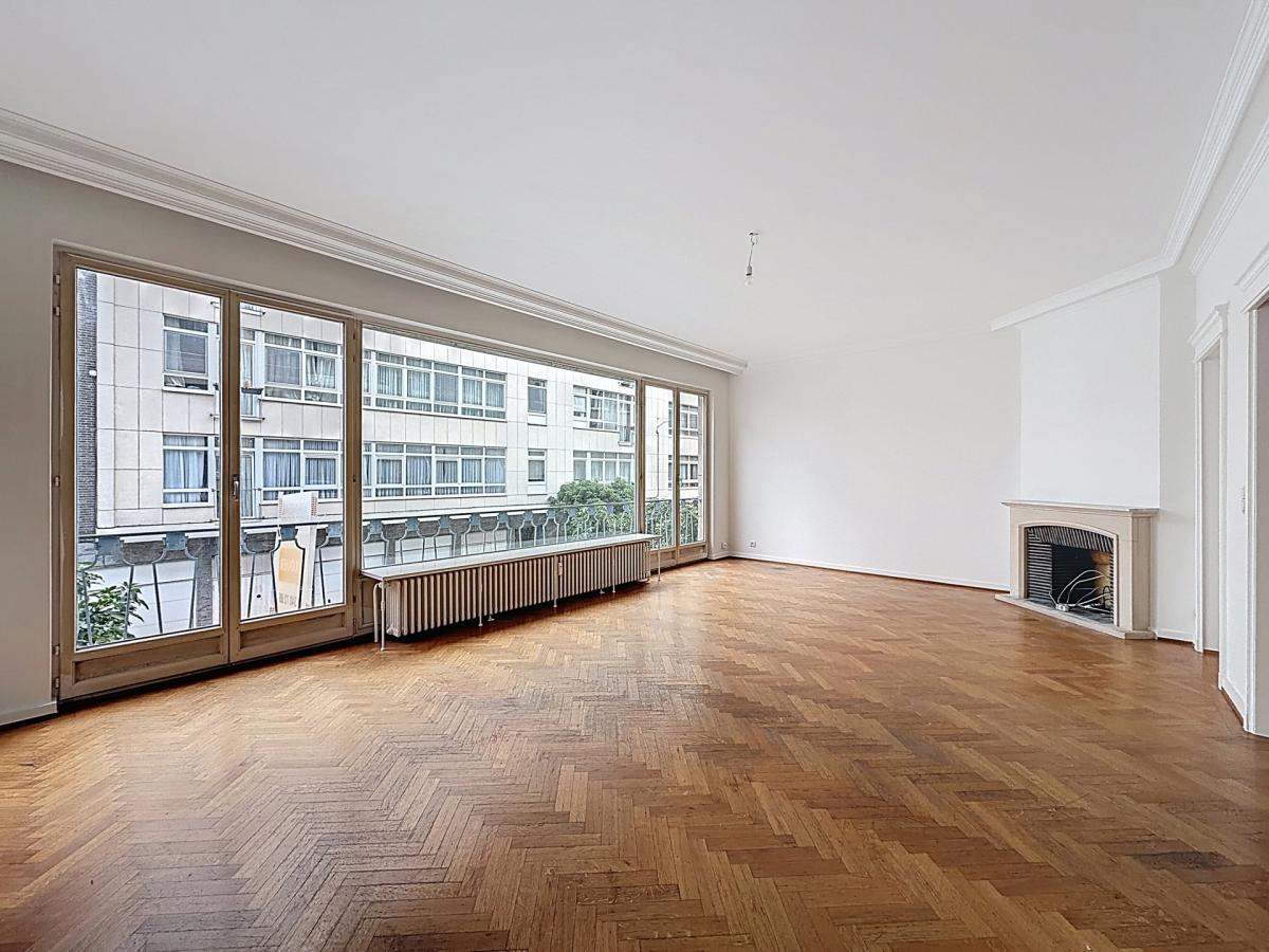 Churchill/Cavell : Superbe appartement 3 chambres + terrasse