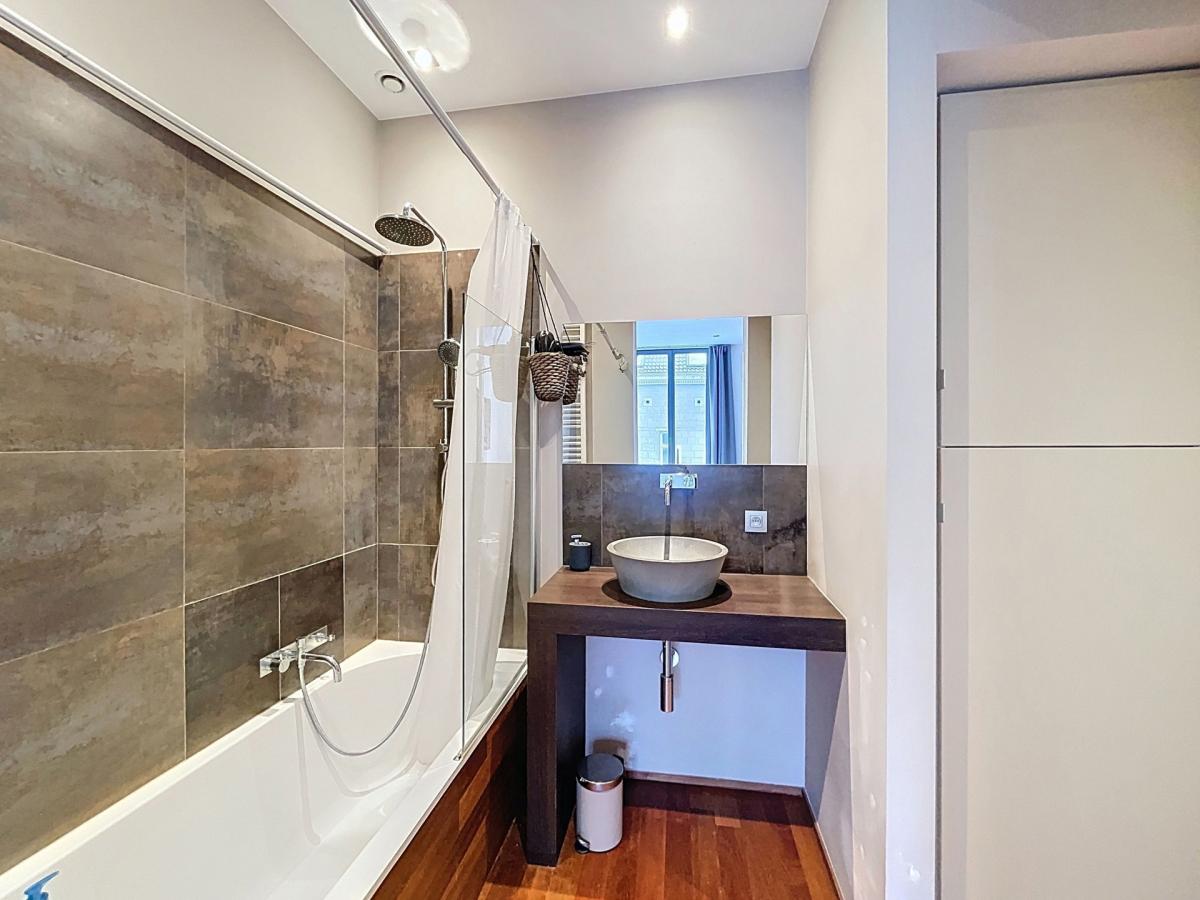 Quartier Européen – Superbe duplex 2 chambres + terrasse