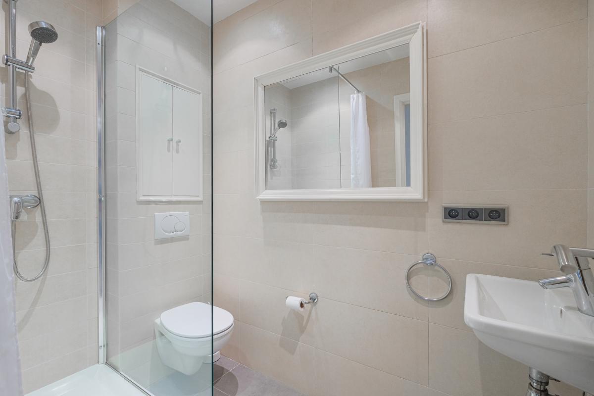 SOUS OFFRE !! Molière : Bel appartement 3 chambres + bureau et terrasse