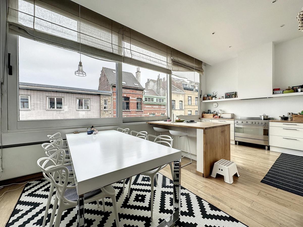 Haut de Saint-Gilles : Superbe duplex penthouse + terrasse