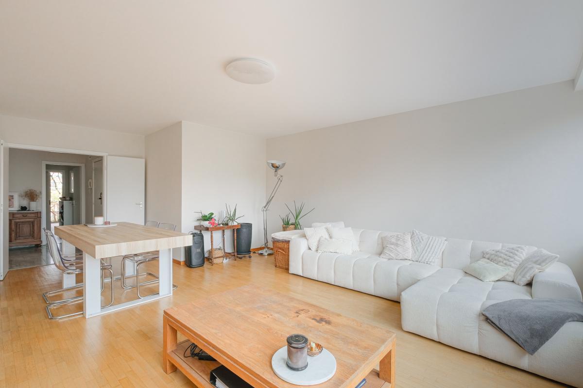Quartier des Squares - Appartement rénové 2ch + balcon