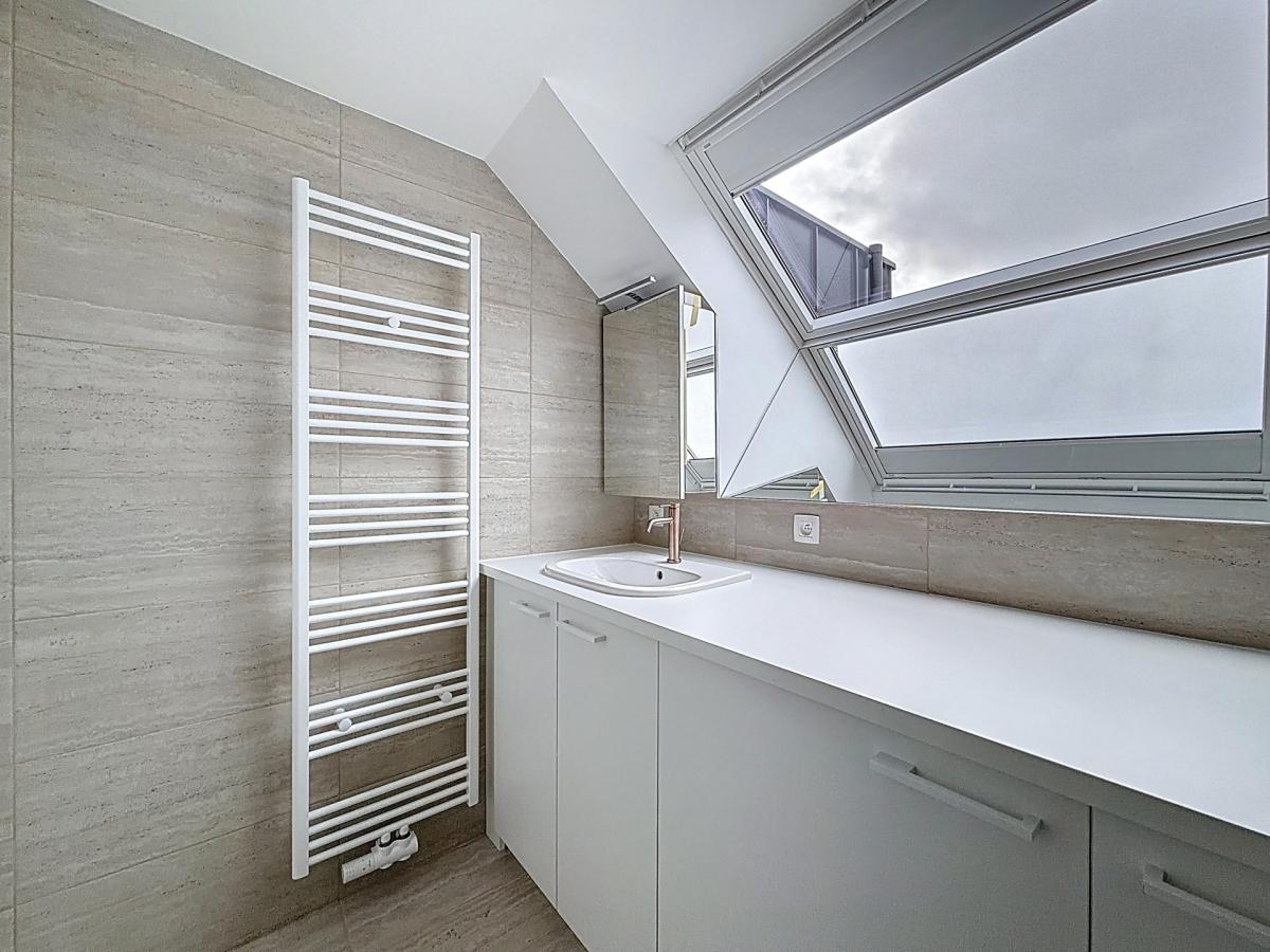 Vanderkindere : Beau duplex penthouse neuf + terrasse