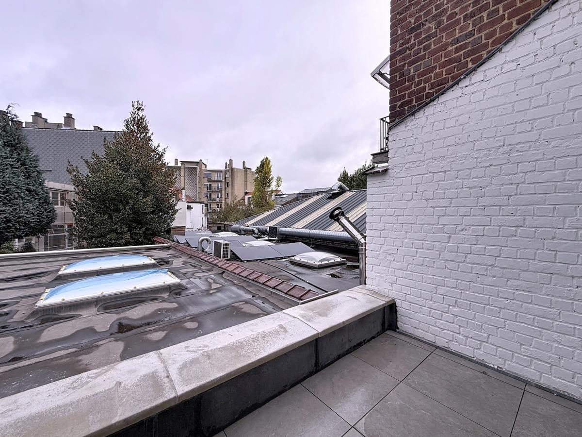 Vanderkindere : Beau duplex penthouse neuf + terrasse
