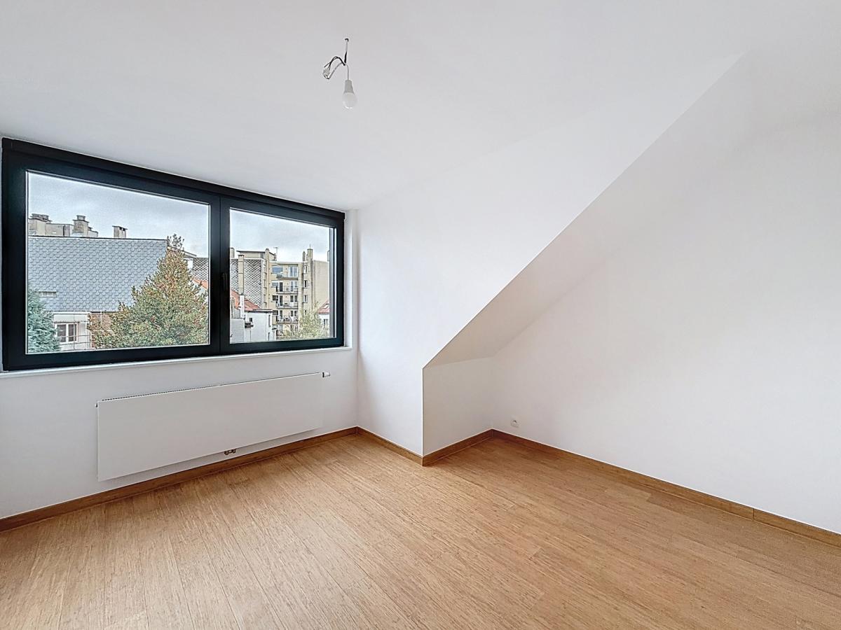 Vanderkindere : Beau duplex penthouse neuf + terrasse