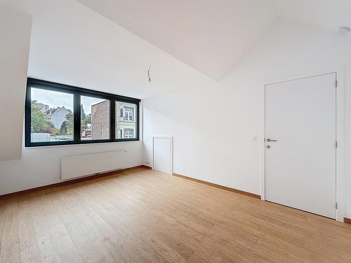 Vanderkindere : Beau duplex penthouse neuf + terrasse