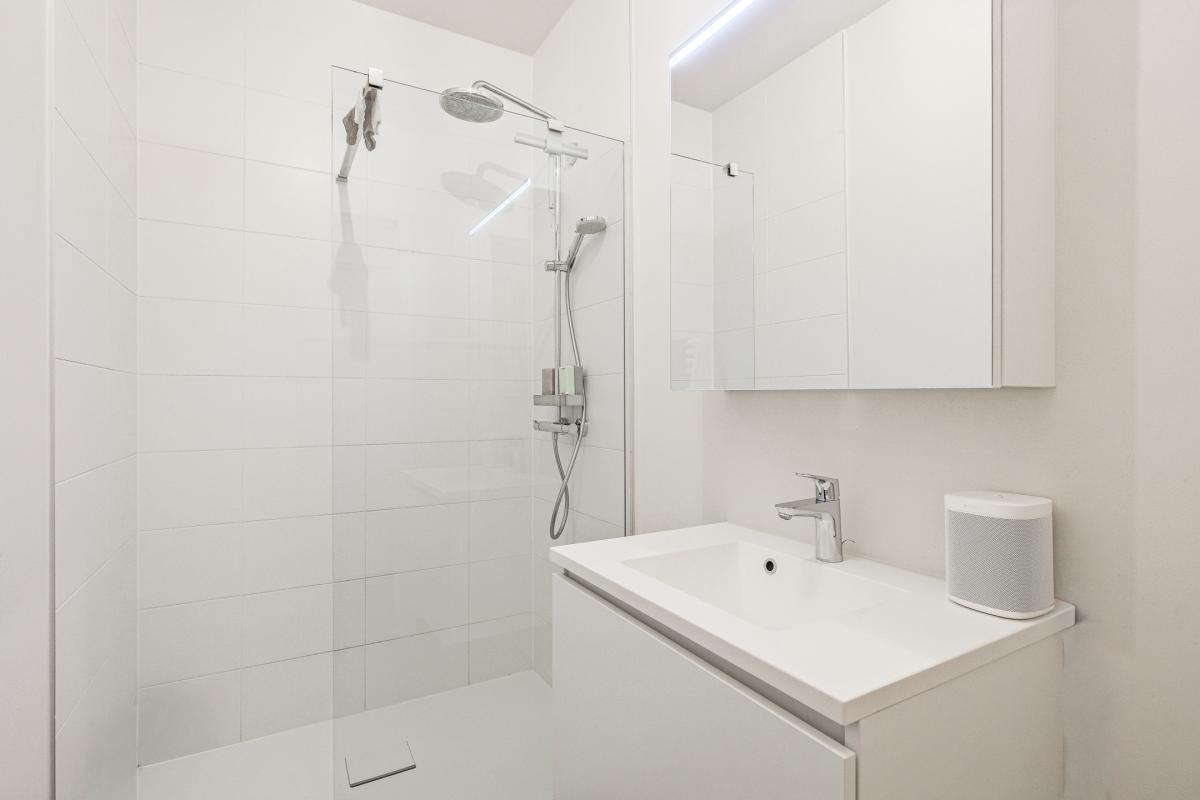 Centre/canal: appartement récent: terrasse 15 m², 2 parkings