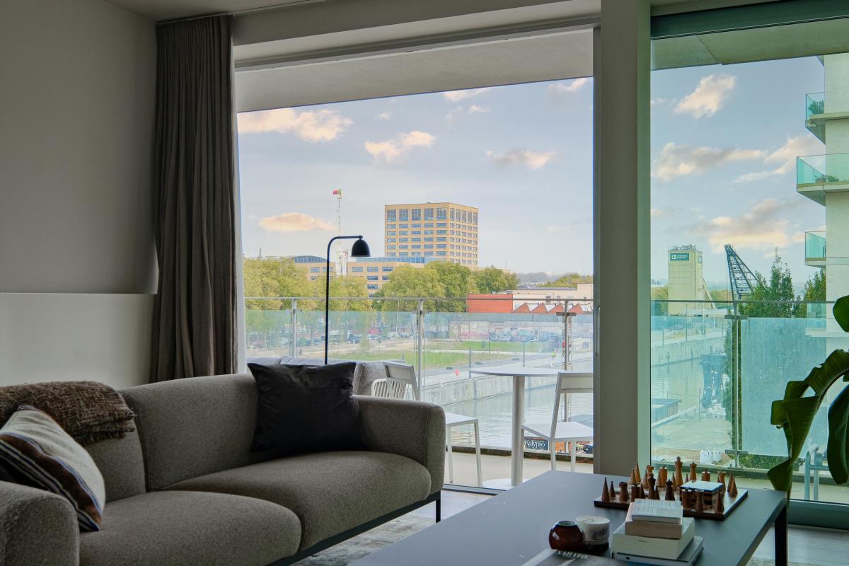 Centre/canal: appartement récent: terrasse 15 m², 2 parkings