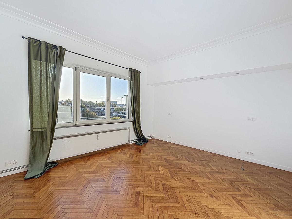 Général Jacques: Superbe penthouse 3ch + terrasses + parking