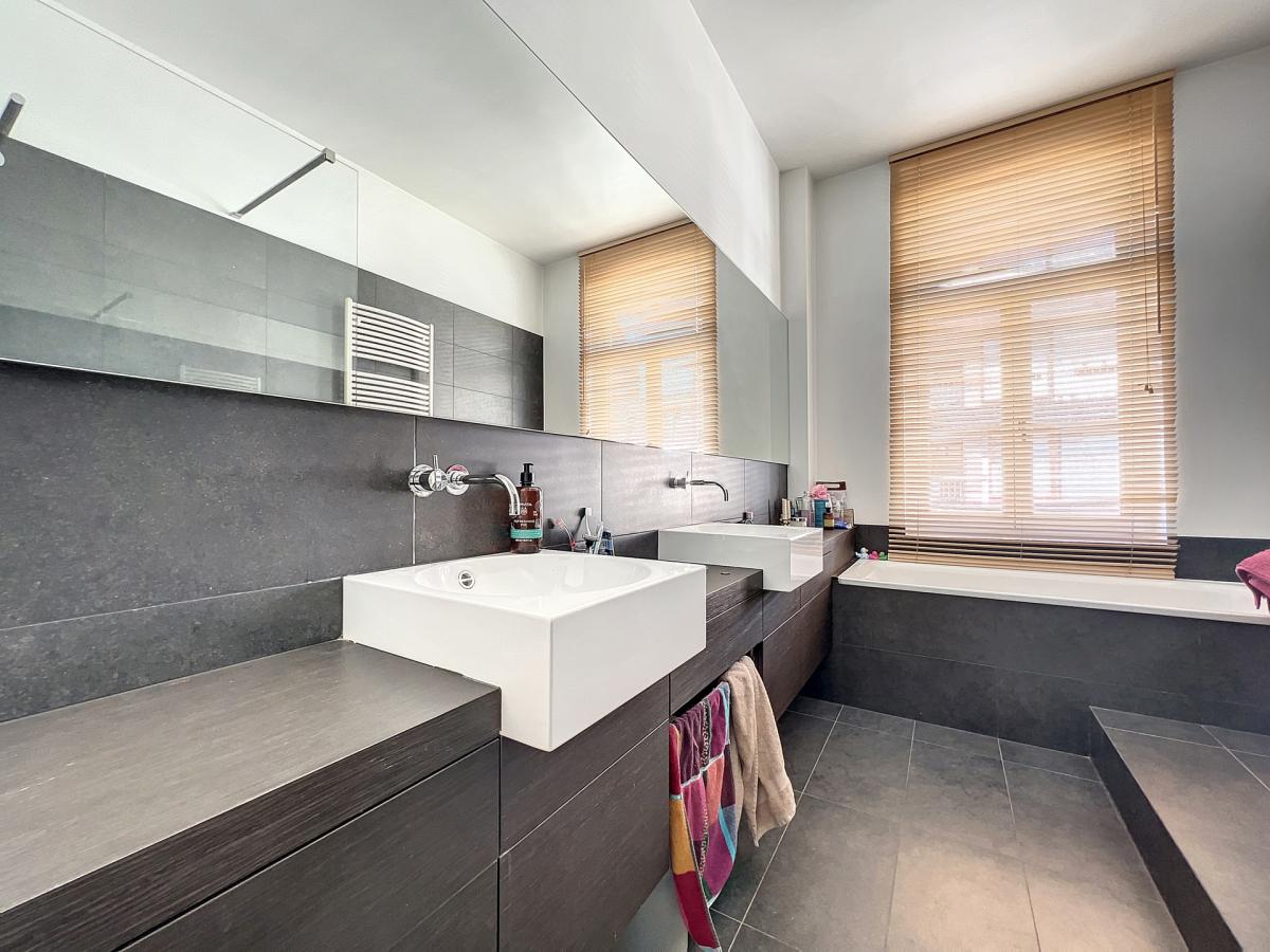 Place Brugmann : Somptueuse maison de Maître rénovée en 2022