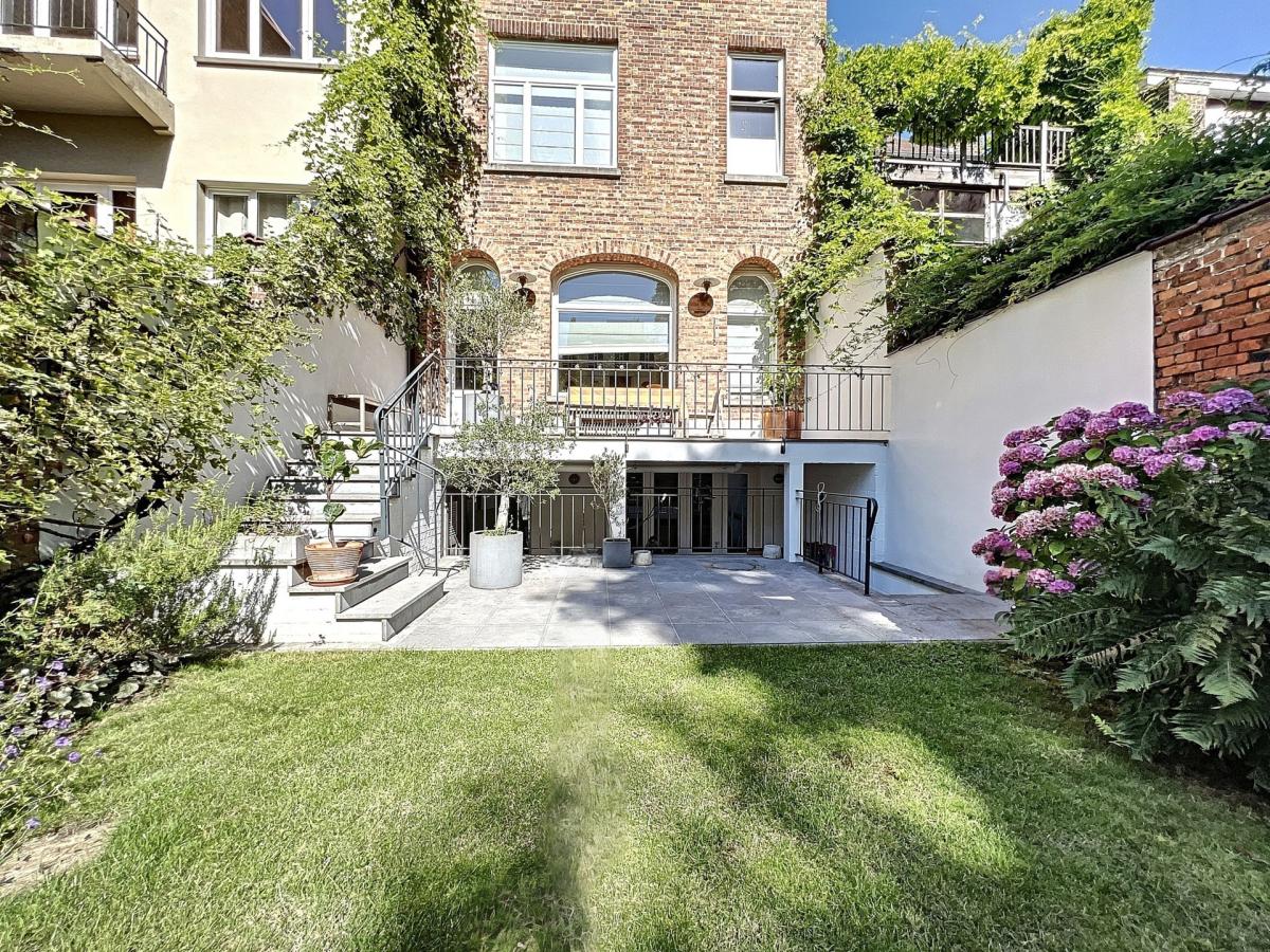 Place Brugmann : Somptueuse maison de Maître rénovée en 2022