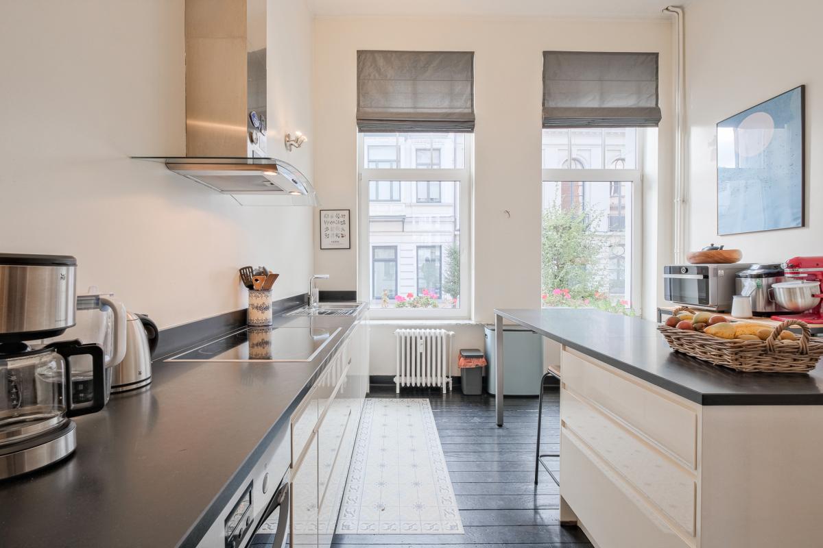 Abbaye : rdc duplex 3 chambres + cour et terrasse