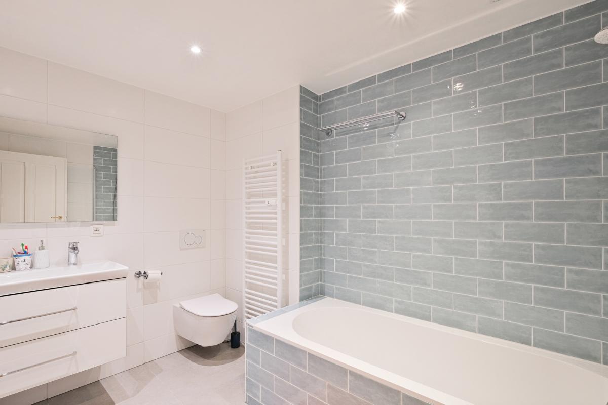 Abbaye : rdc duplex 3 chambres + cour et terrasse