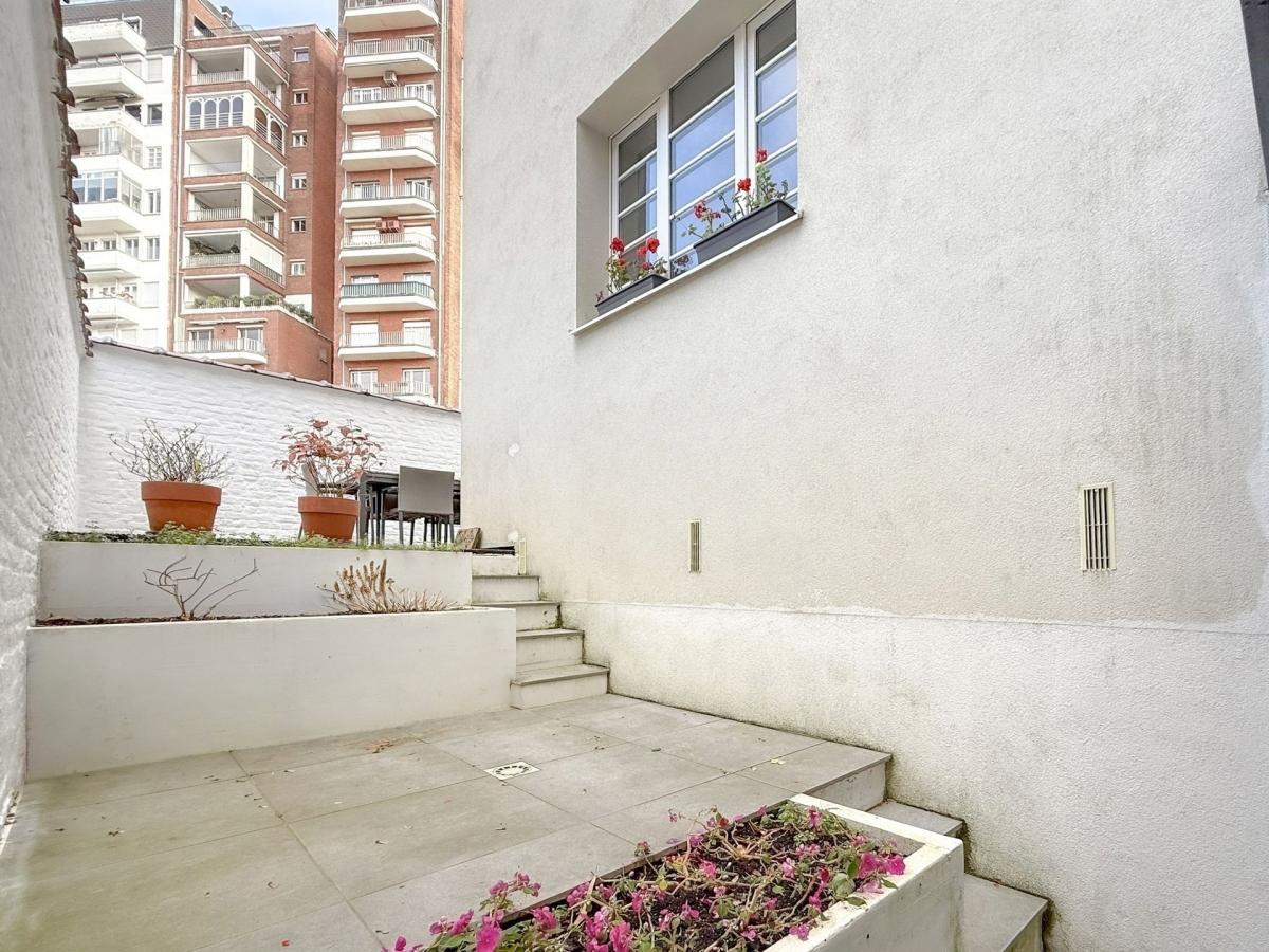 Abbaye : rdc duplex 3 chambres + cour et terrasse