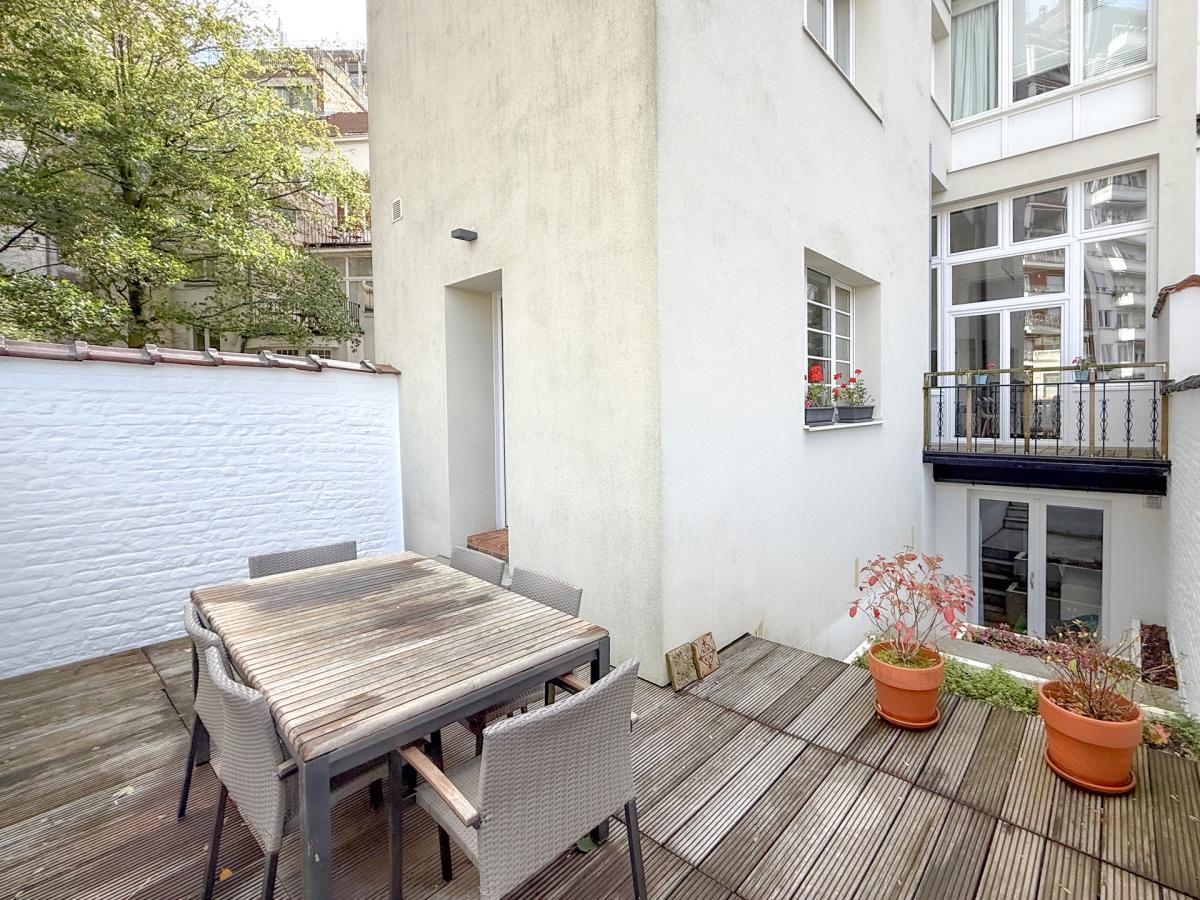 Abbaye : rdc duplex 3 chambres + cour et terrasse