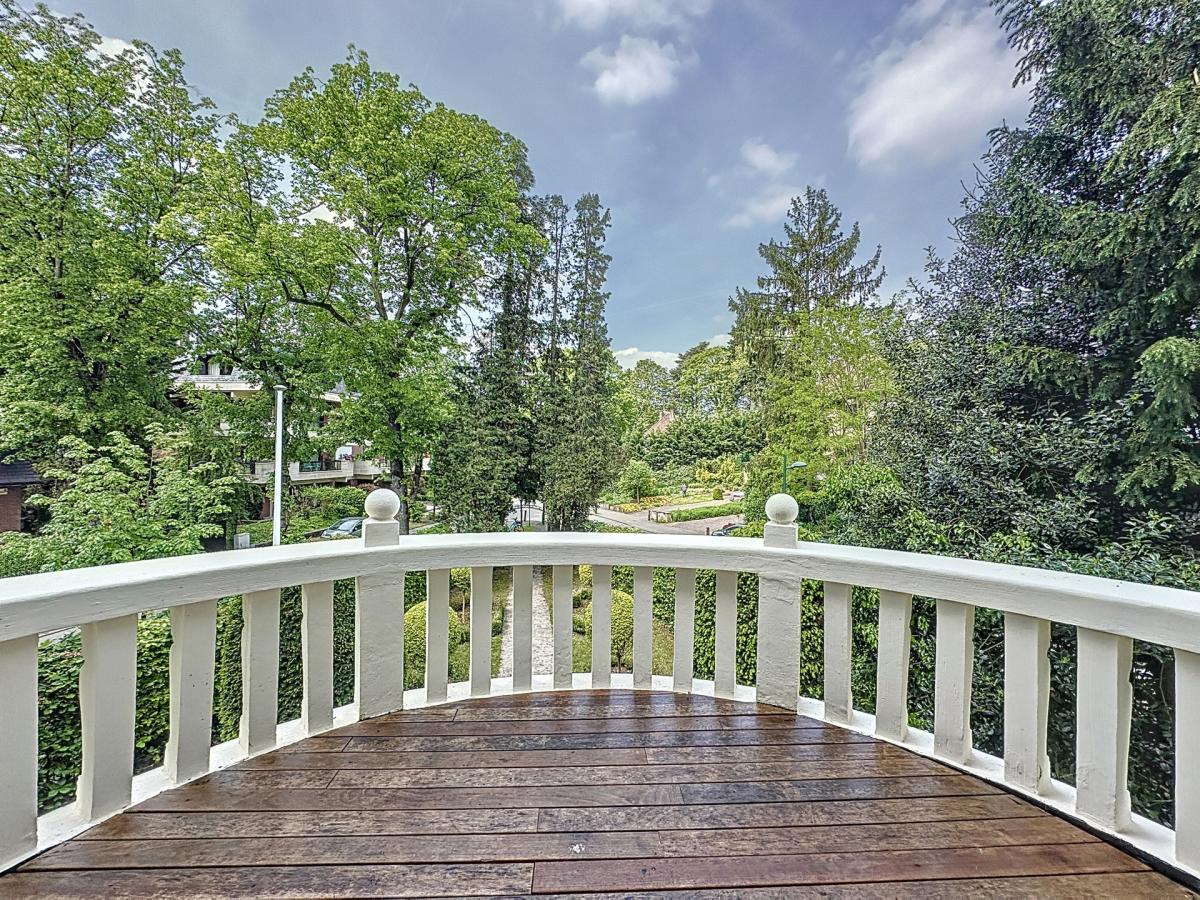 Saturne : Sublime villa avec vaste jardin + garage