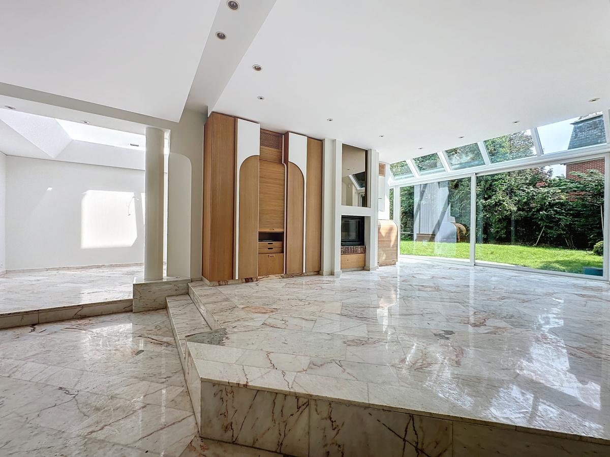 Saturne : Sublime villa avec vaste jardin + garage