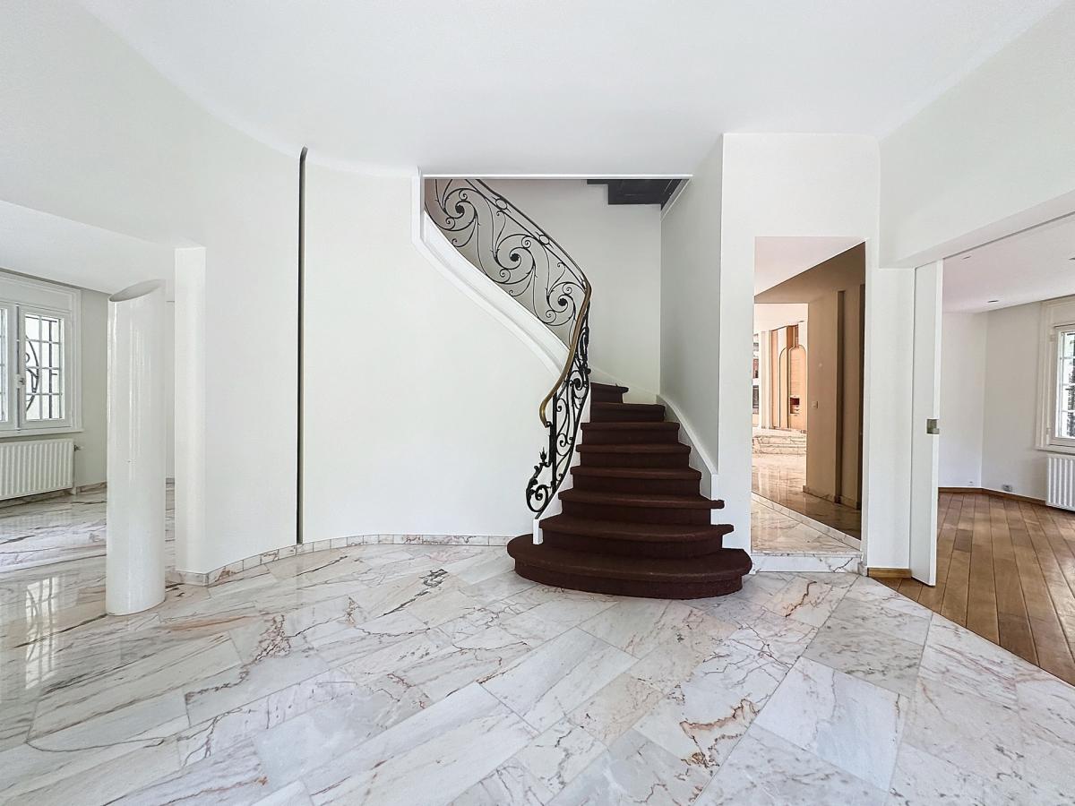 Saturne : Sublime villa avec vaste jardin + garage