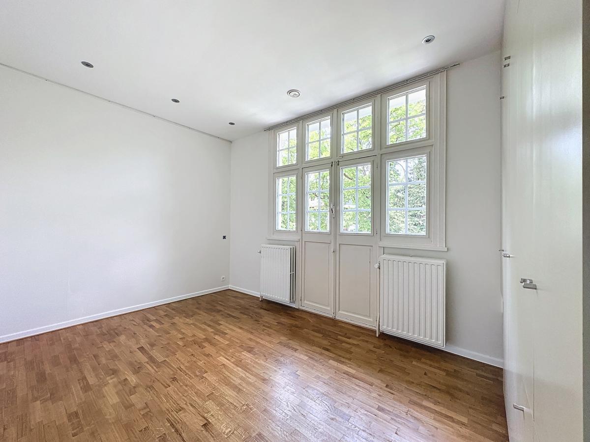 Saturne : Sublime villa avec vaste jardin + garage