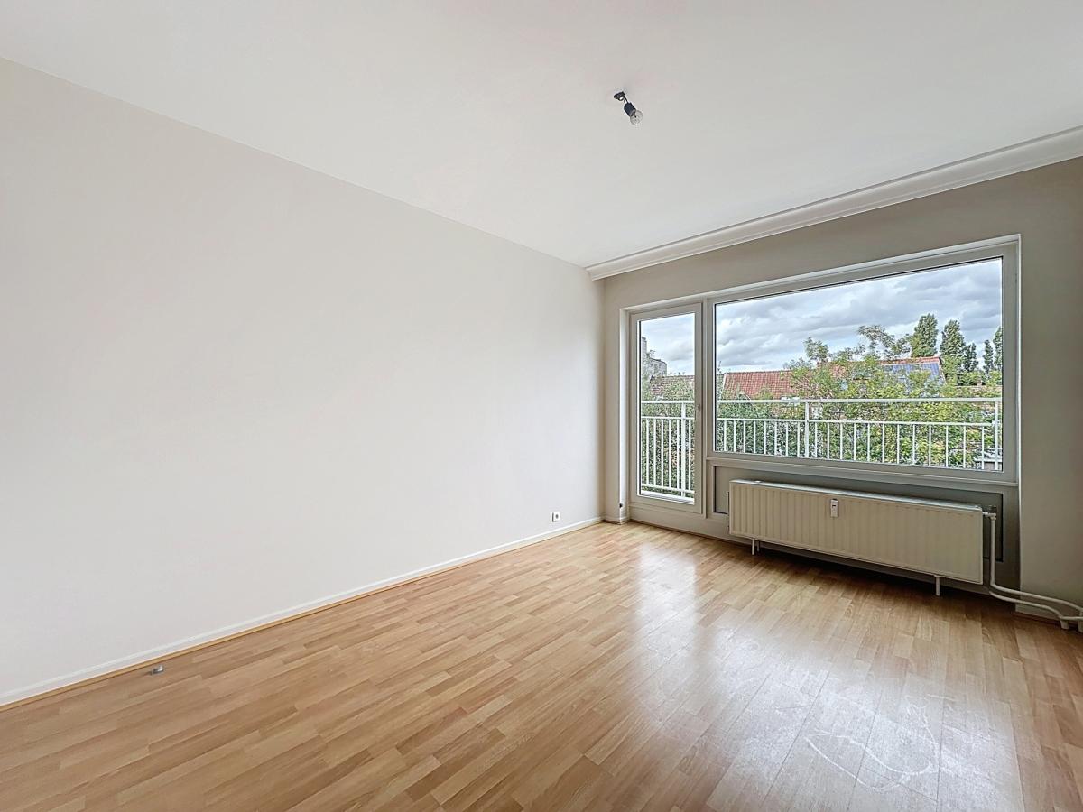 Haut de Forest : Bel appartement rénové + terrasses