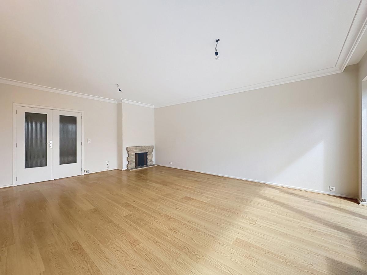 Haut de Forest : Bel appartement rénové + terrasses