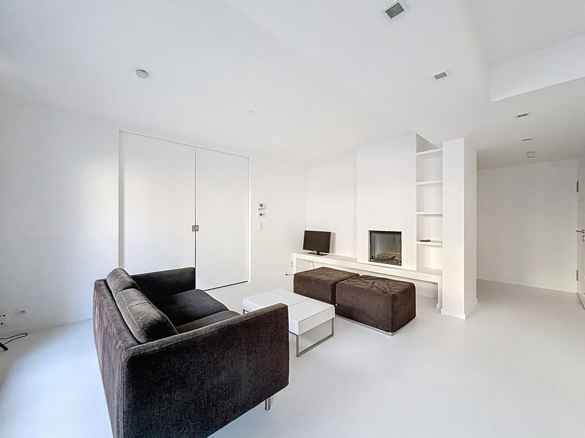 Châtelain : Bel appartement moderne et meublé + balcon