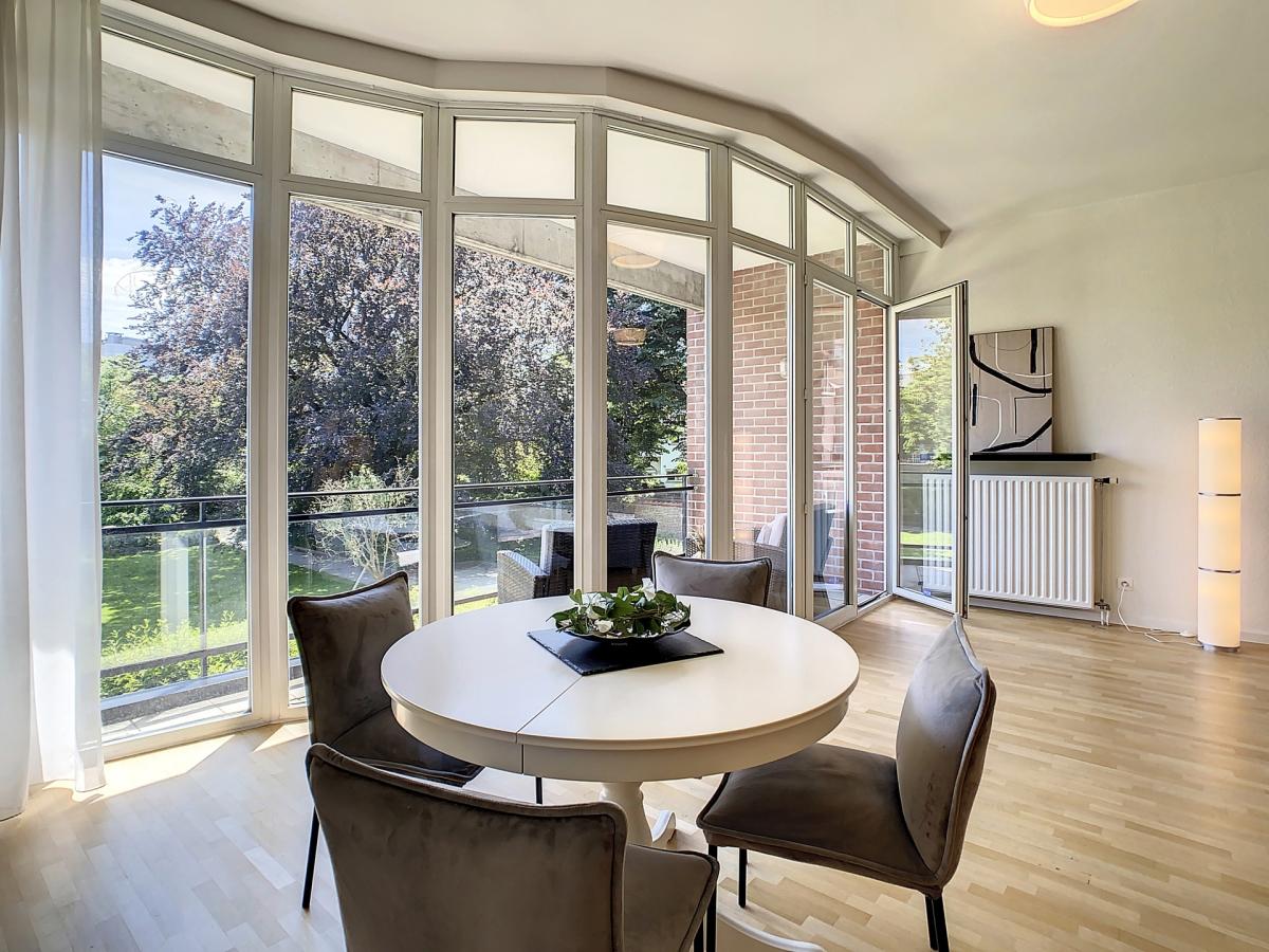 Louise/Châtelain : Bel appartement meublé + terrasse