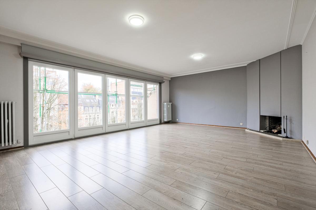 Churchill/ Bois de la Cambre : appartement 2 ch +terrasses 