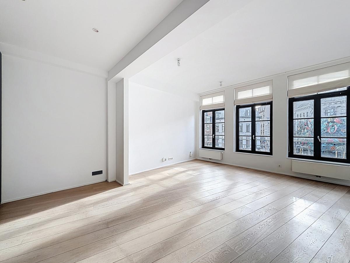 Sablon : Superbe appartement rénové, immeuble de caractère