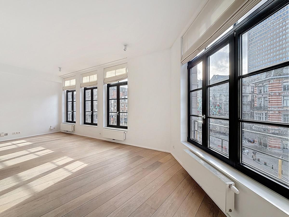 Sablon : Superbe appartement rénové, immeuble de caractère