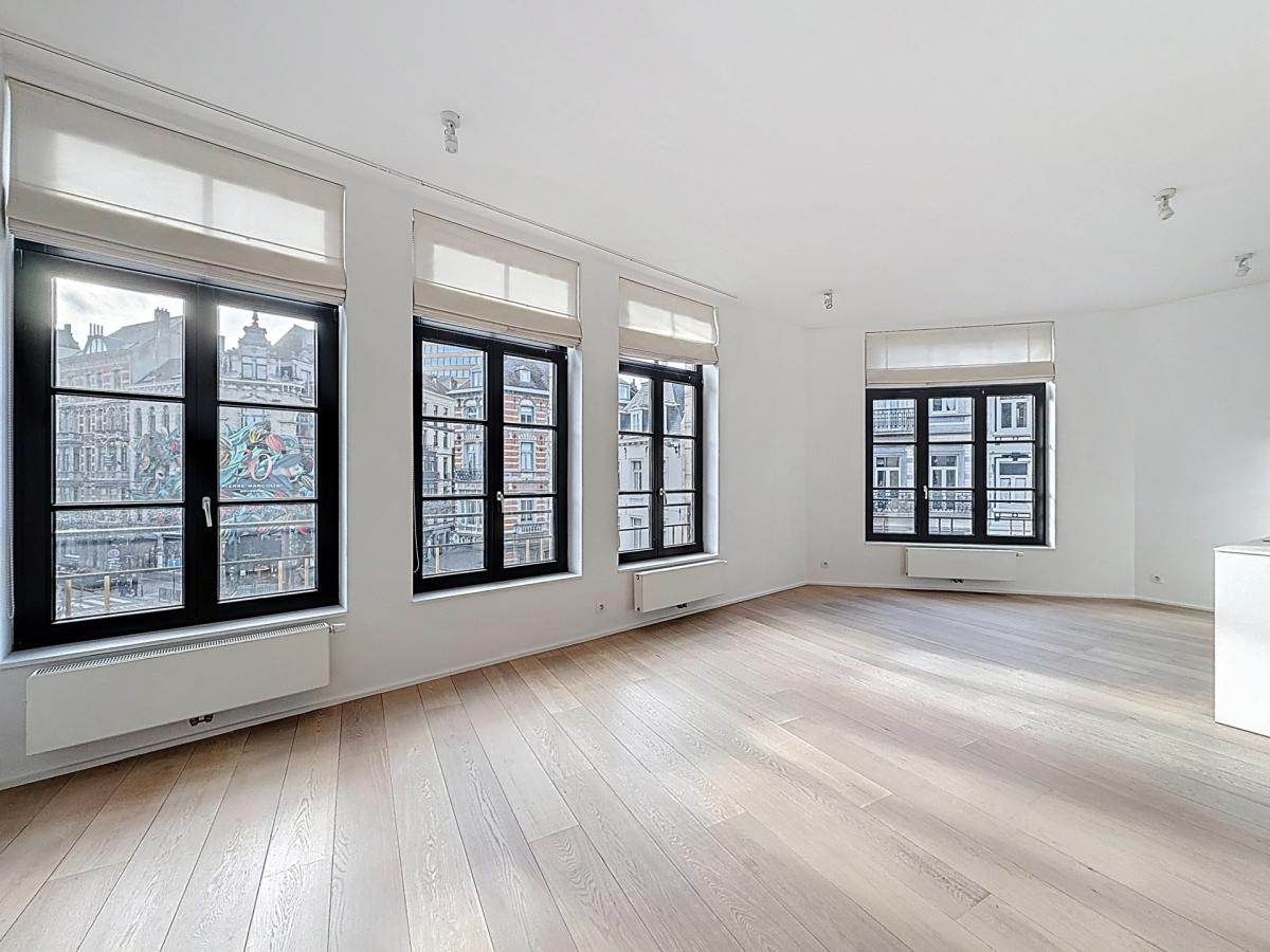 Sablon : Superbe appartement rénové, immeuble de caractère