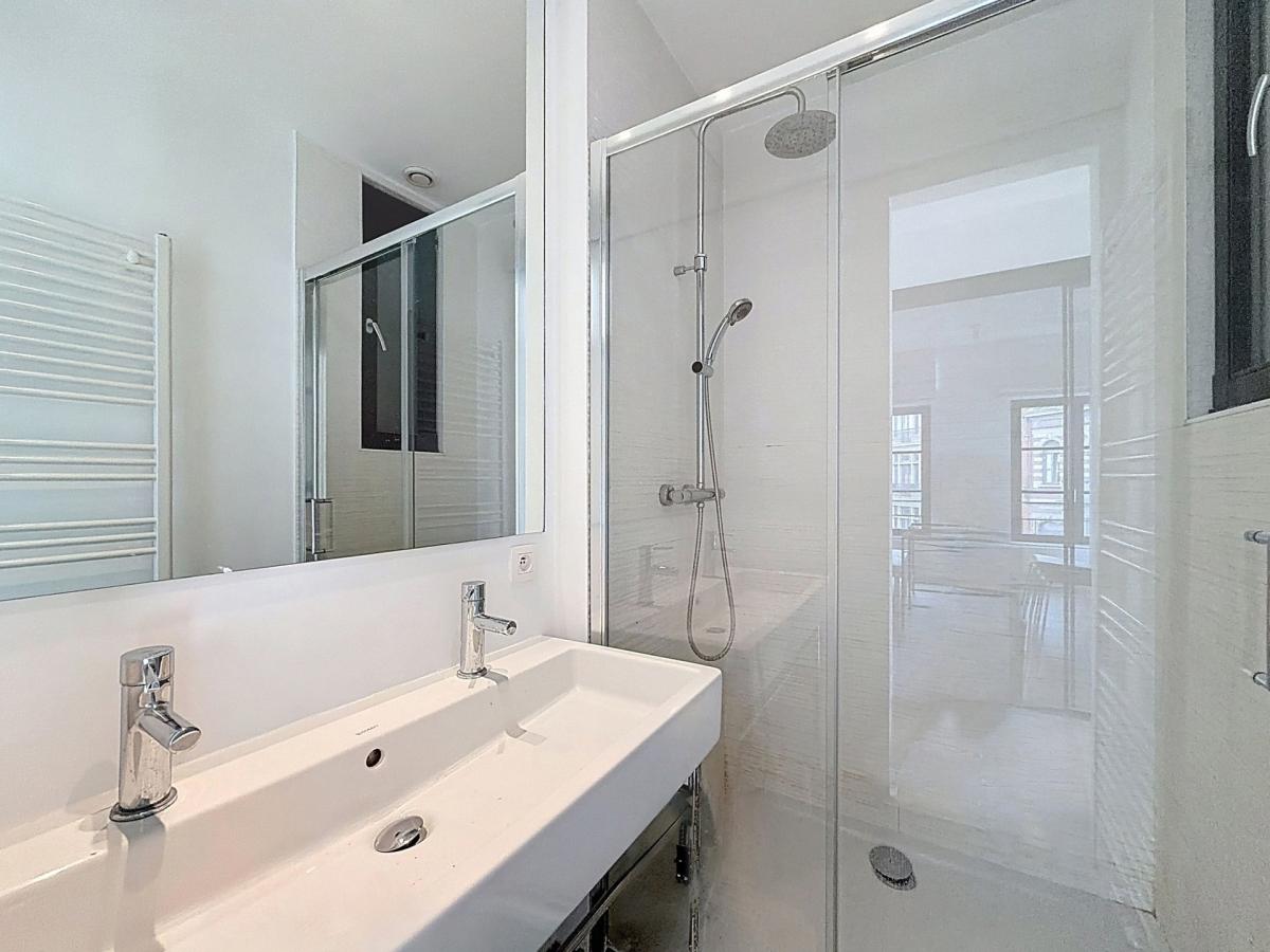 Sablon : Superbe appartement rénové, immeuble de caractère