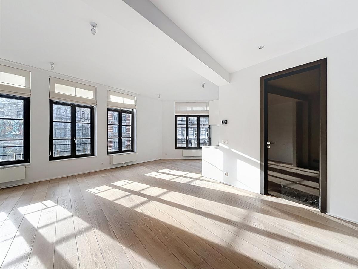 Sablon : Superbe appartement rénové, immeuble de caractère