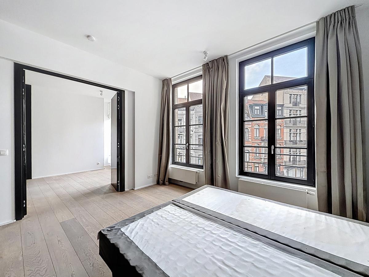 Sablon : Superbe appartement rénové, immeuble de caractère