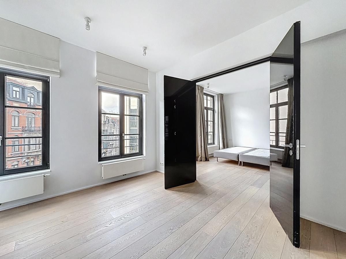 Sablon : Superbe appartement rénové, immeuble de caractère