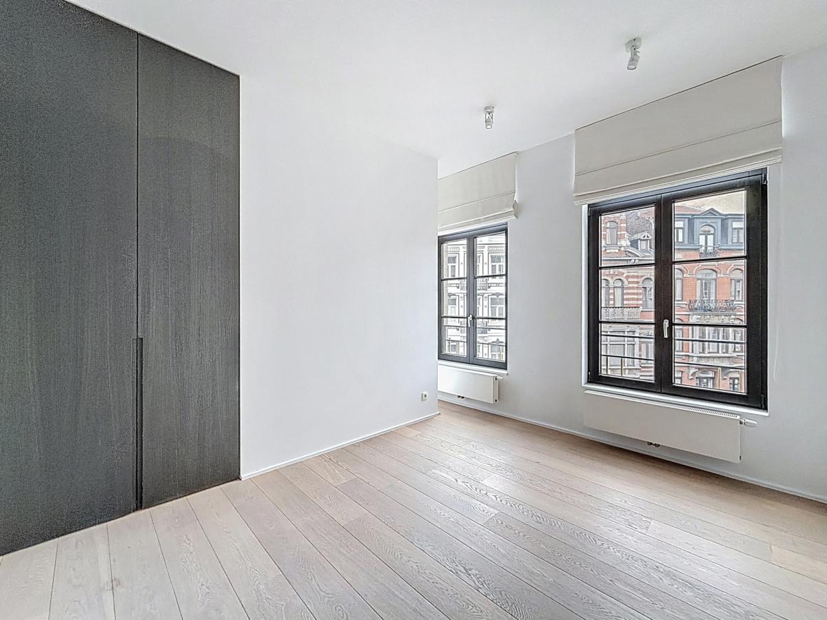 Sablon : Superbe appartement rénové, immeuble de caractère