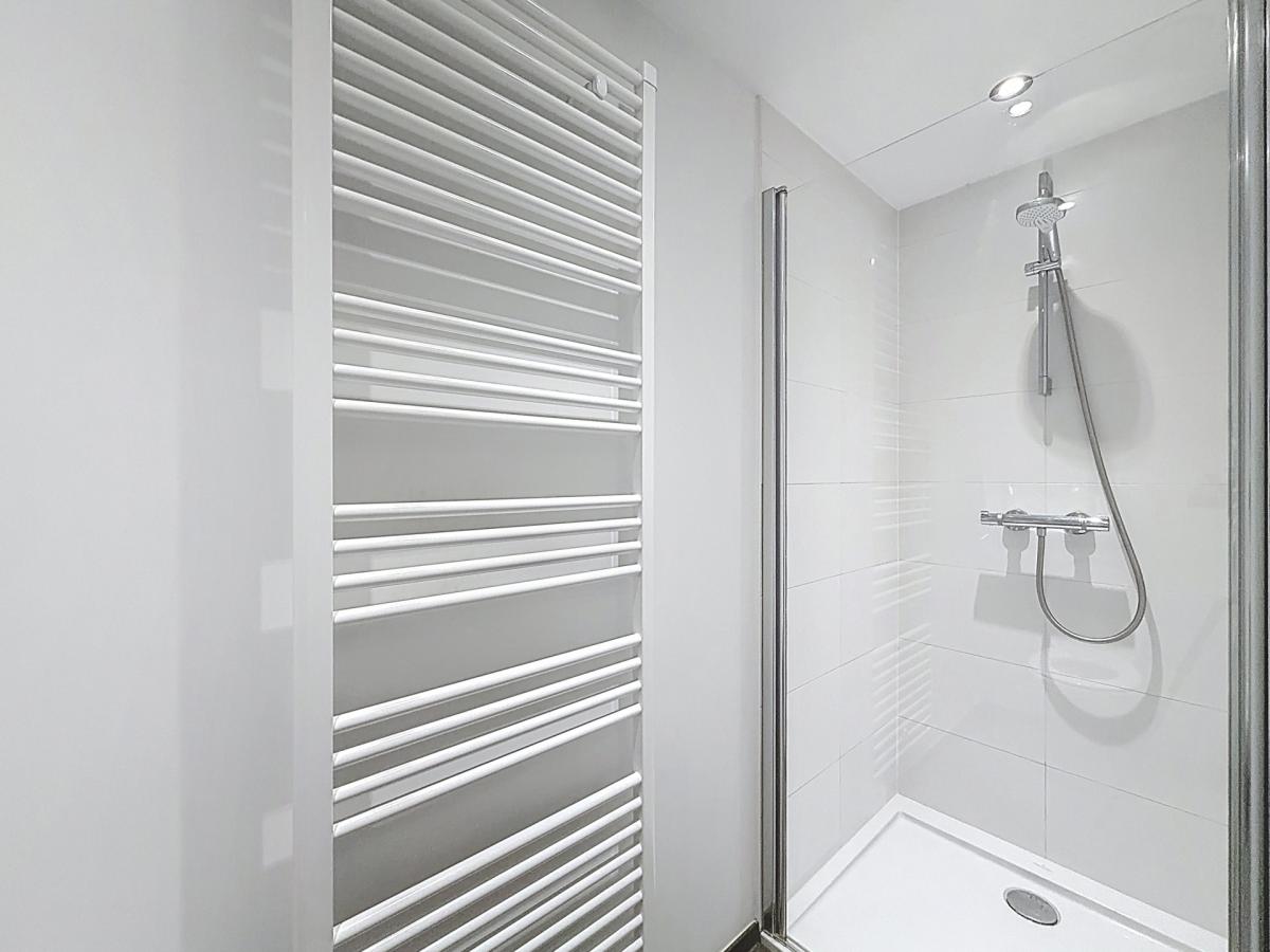 Charleroi / King Charles : Beau duplex meublé avec terrasse