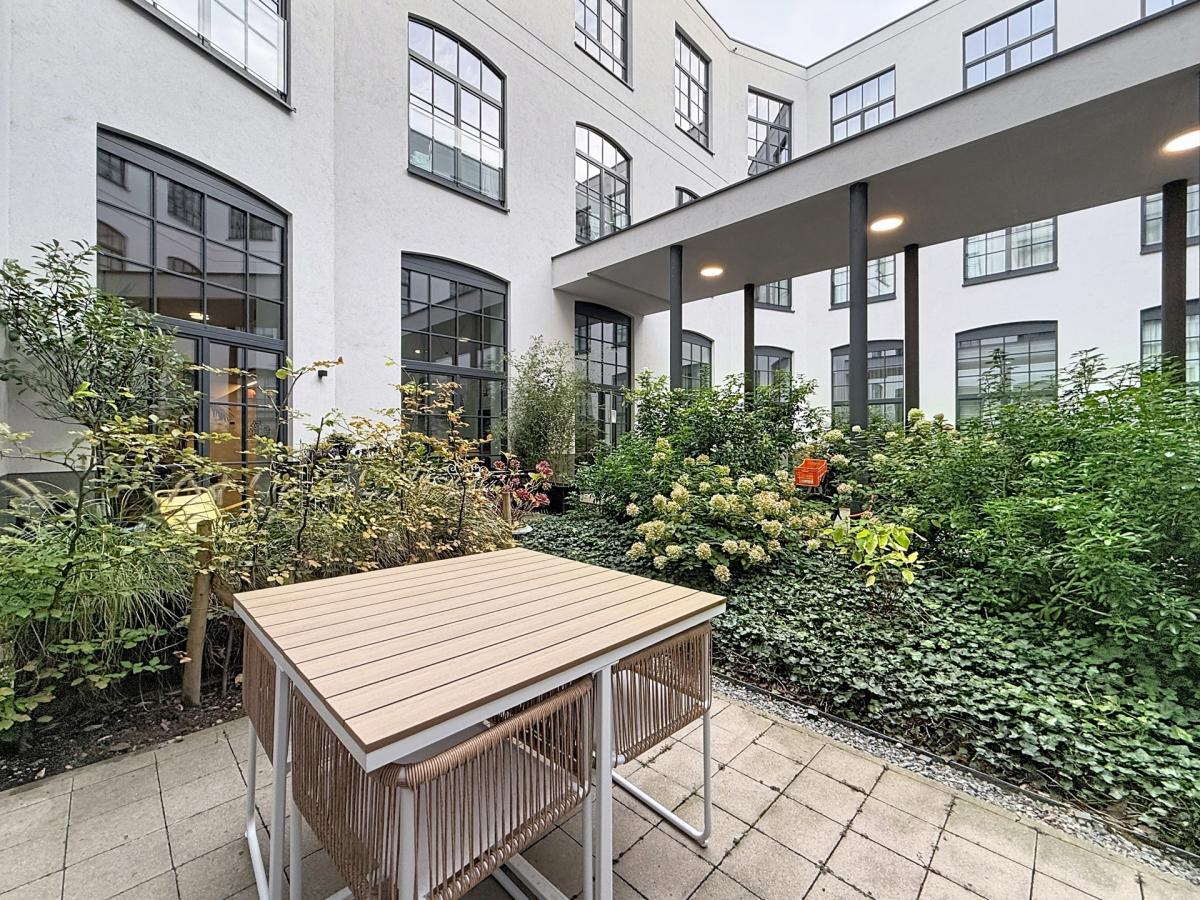 Charleroi / King Charles : Beau duplex meublé avec terrasse