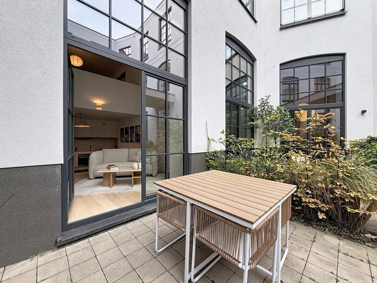 Charleroi / King Charles : Beau duplex meublé avec terrasse