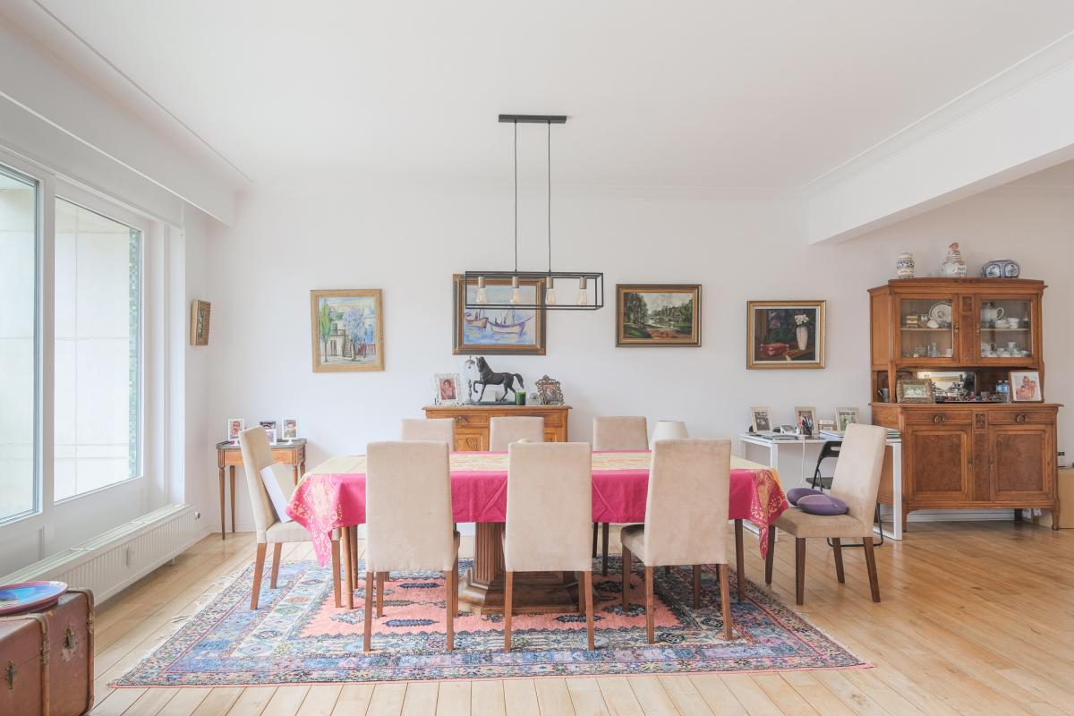 Cavell/ Churchill : Bel appartement 3 chambres + terrasse 