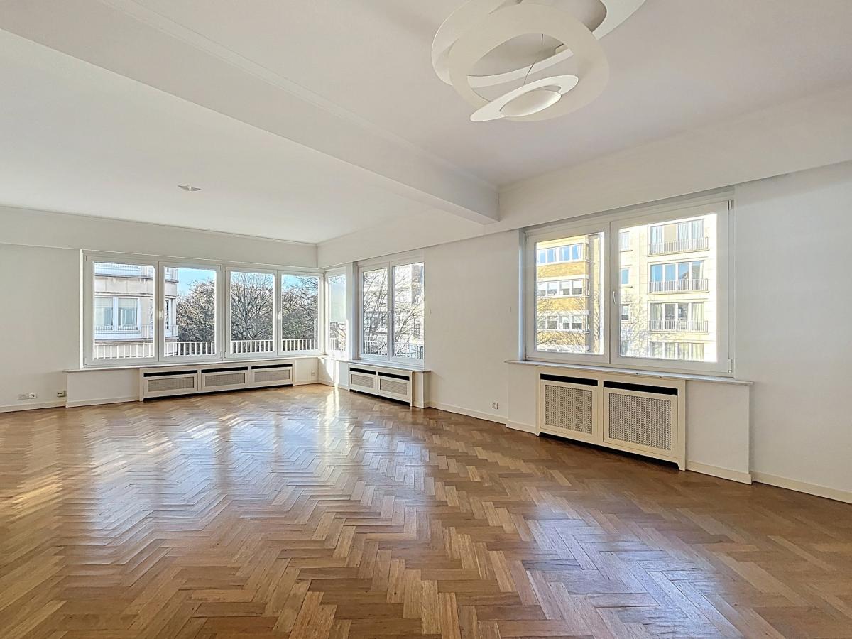 Molière : Bel appartement de standing 2 ch + bureau 