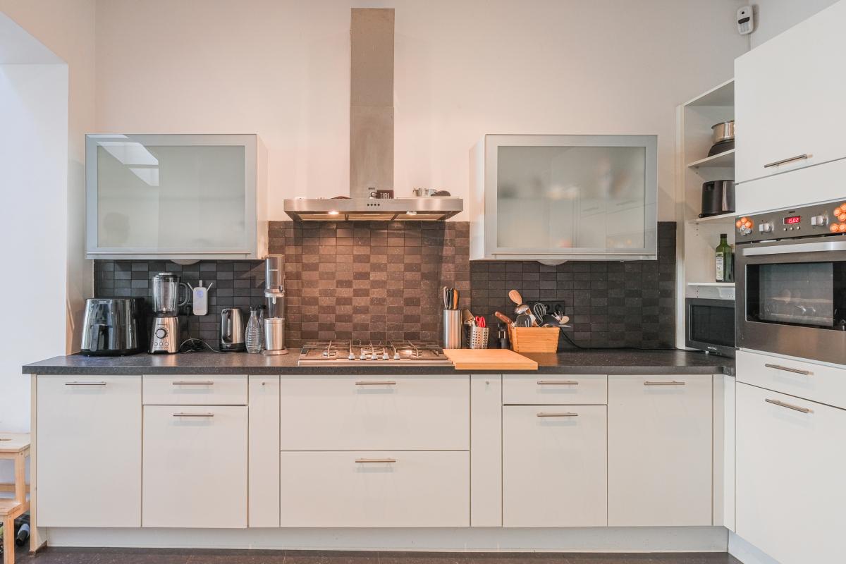 Quartier EU, maison rénovée 6ch + maison arrière + garage