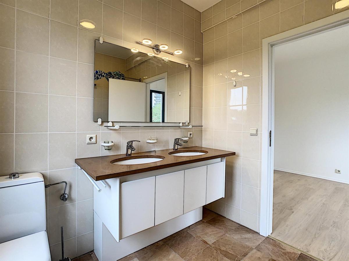 Parc Brugmann : Bel appartement 3 chambres + terrasse 