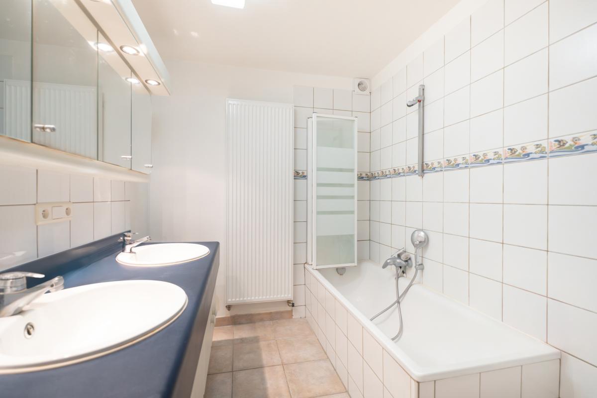 Quartier Européen – Immeuble à appartements (4 unités)