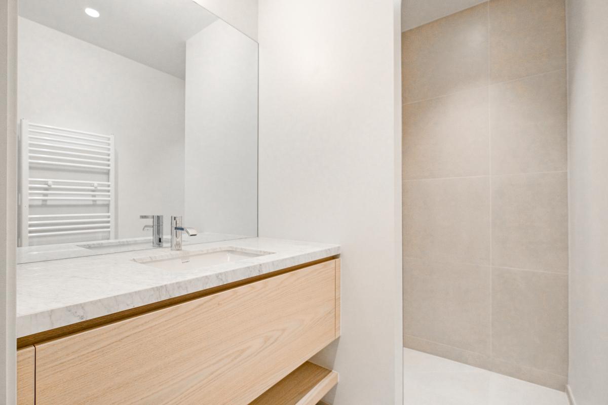 Hamoir: Superbe appartement 2 chambres, terrasse et parkings