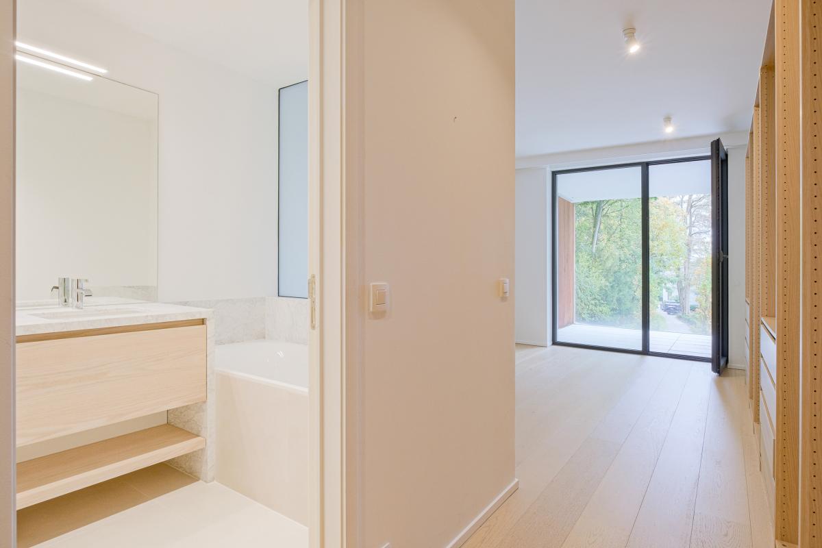 Hamoir: Superbe appartement 2 chambres, terrasse et parkings