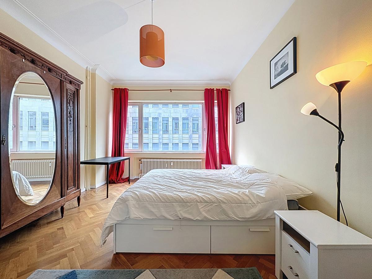 Quartier Européen : Bel appartement 2ch meublé + balcon
