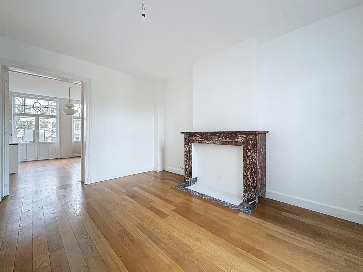 Lepoutre : Sublime triplex penthouse remis à neuf + terrasse