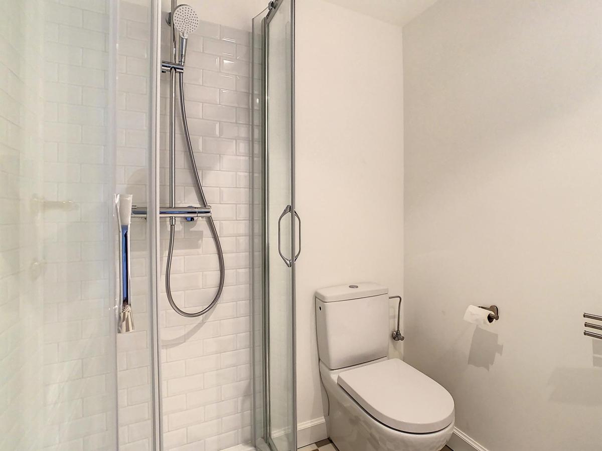 Lepoutre : Sublime triplex penthouse remis à neuf + terrasse