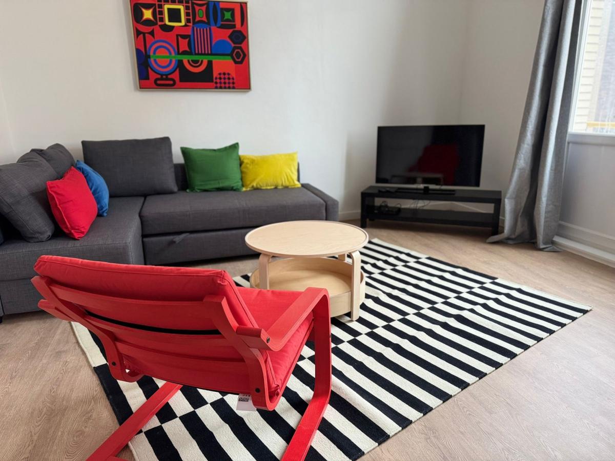 Quartier Européen: Bel appartement 1 chambre meublé, balcon